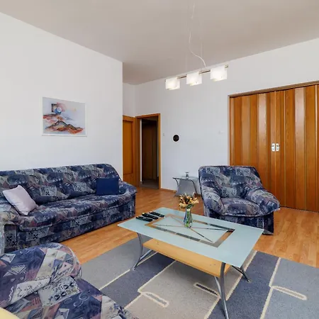 Tanja With Sea View Near Appartement Crikvenica