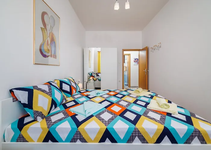 Tanja With Sea View Near Apartman Crikvenica